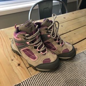 Girls hiking boots